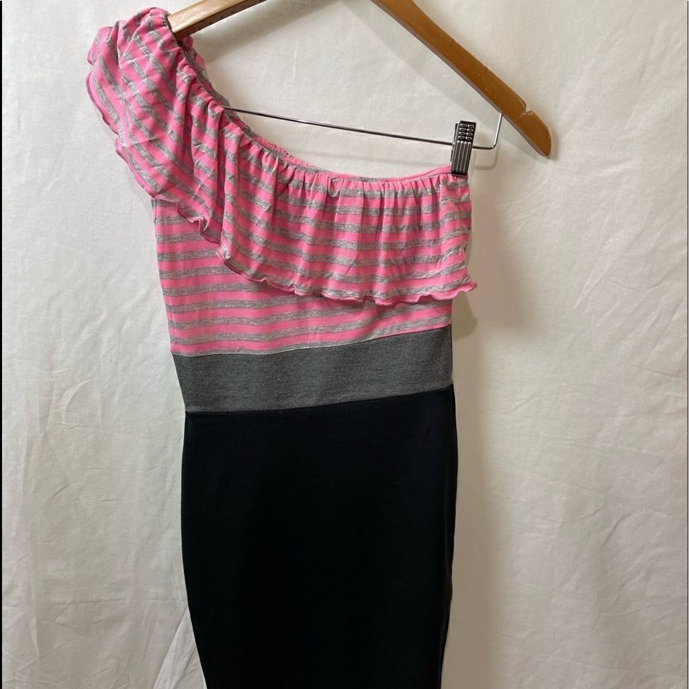 Bebe 2b One shoulder dress